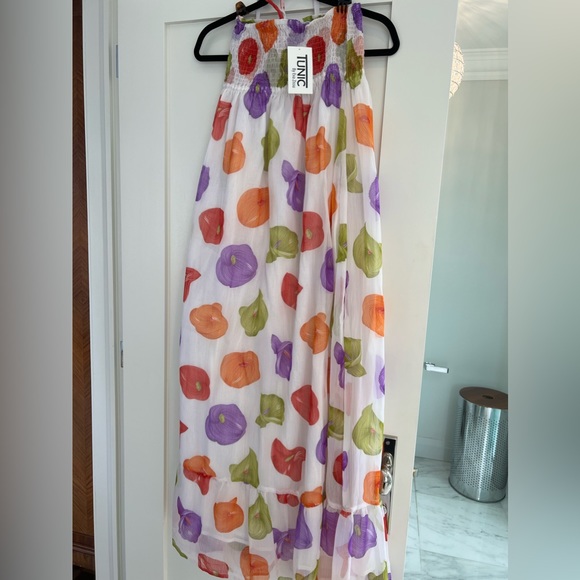 Ladies White Maxi summer dress in size medium never being worn with tag - Picture 4 of 4